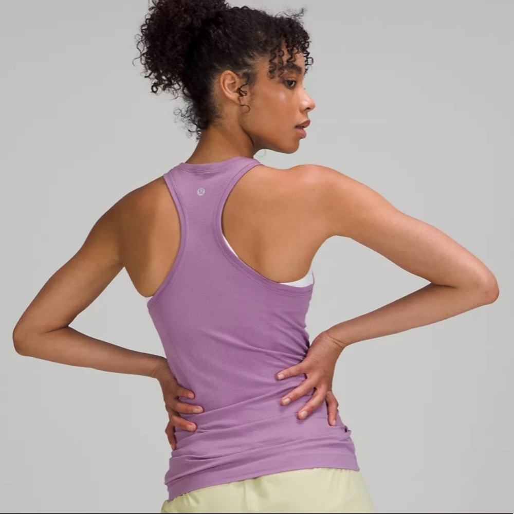 💜LULULEMON 💜Wisteria purple racer back tank top in small .